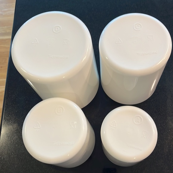 Tupperware Vintage One Touch - Set of 4 Nesting White Canisters Blue Seal - Picture 6 of 16